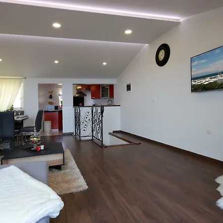 Lux Seaview Poljane Apartment